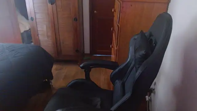 Snapshot of Breadwinnah chatting on 09/17/25, 05:47 Breadwinnah online show from 09/17/25, 05:47