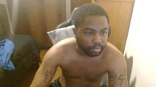 Snapshot of Breadwinnah chatting on 09/18/25, 07:10 Breadwinnah online show from 09/18/25, 07:10