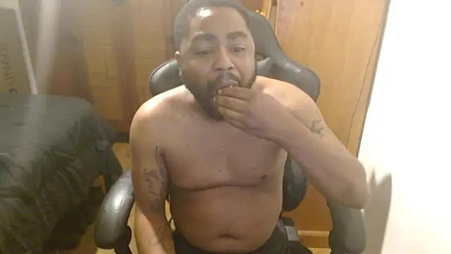 Snapshot of Breadwinnah chatting on 09/21/25, 06:04 Breadwinnah online show from 09/21/25, 06:04