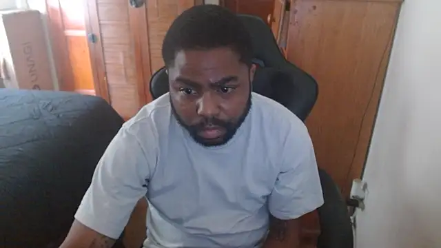 Snapshot of Breadwinnah chatting on 09/21/25, 08:21 Breadwinnah online show from 09/21/25, 08:21