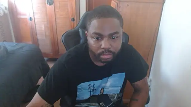 Snapshot of Breadwinnah chatting on 09/24/25, 10:24 Breadwinnah online show from 09/24/25, 10:24