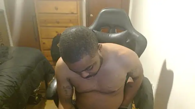 Snapshot of Breadwinnah chatting on 09/27/25, 03:22 Breadwinnah online show from 09/27/25, 03:22