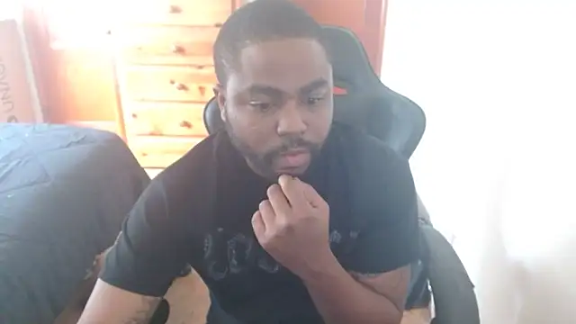 Snapshot of Breadwinnah chatting on 09/27/25, 08:36 Breadwinnah online show from 09/27/25, 08:36