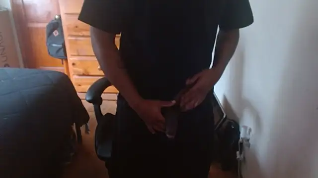 Snapshot of Breadwinnah chatting on 09/28/25, 03:17 Breadwinnah online show from 09/28/25, 03:17