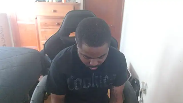 Snapshot of Breadwinnah chatting on 10/02/25, 06:26 Breadwinnah online show from 10/02/25, 06:26