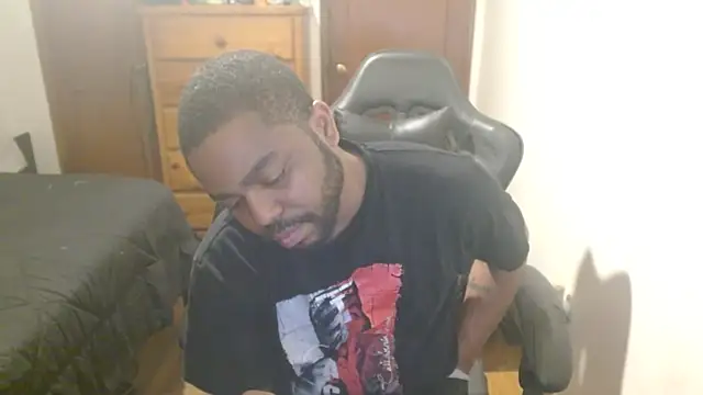 Snapshot of Breadwinnah chatting on 10/06/25, 07:17 Breadwinnah online show from 10/06/25, 07:17