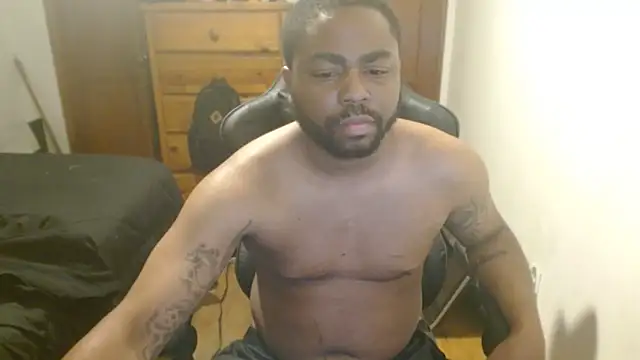 Snapshot of Breadwinnah chatting on 10/10/25, 03:49 Breadwinnah online show from 10/10/25, 03:49