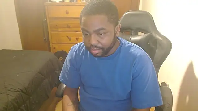 Snapshot of Breadwinnah chatting on 10/17/25, 06:38 Breadwinnah online show from 10/17/25, 06:38