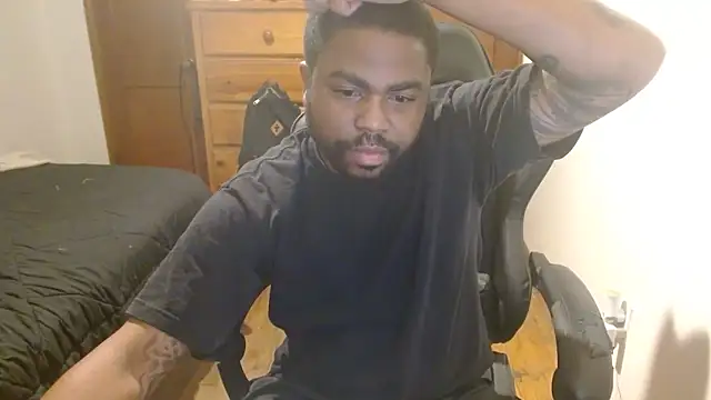 Snapshot of Breadwinnah chatting on 10/30/25, 07:10 Breadwinnah online show from 10/30/25, 07:10