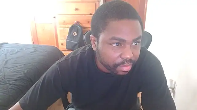 Snapshot of Breadwinnah chatting on 10/31/25, 07:48 Breadwinnah online show from 10/31/25, 07:48