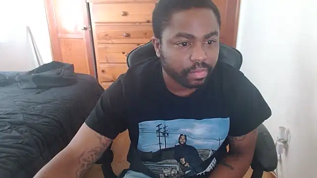 Snapshot of Breadwinnah chatting on 11/03/25, 08:43 Breadwinnah online show from 11/03/25, 08:43