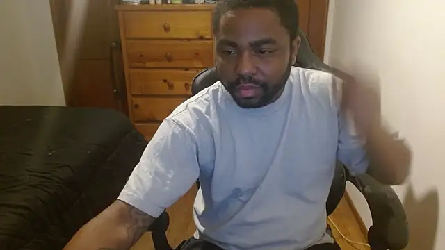 Snapshot of Breadwinnah chatting on 11/09/25, 07:50 Breadwinnah online show from 11/09/25, 07:50