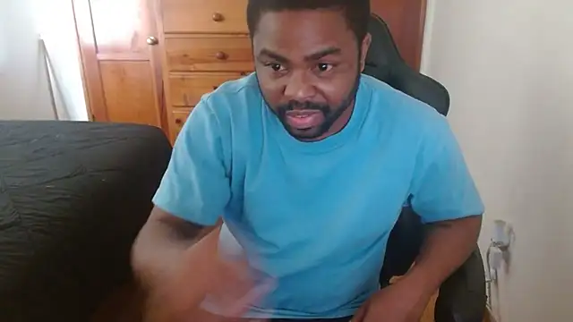 Snapshot of Breadwinnah chatting on 11/09/25, 09:02 Breadwinnah online show from 11/09/25, 09:02