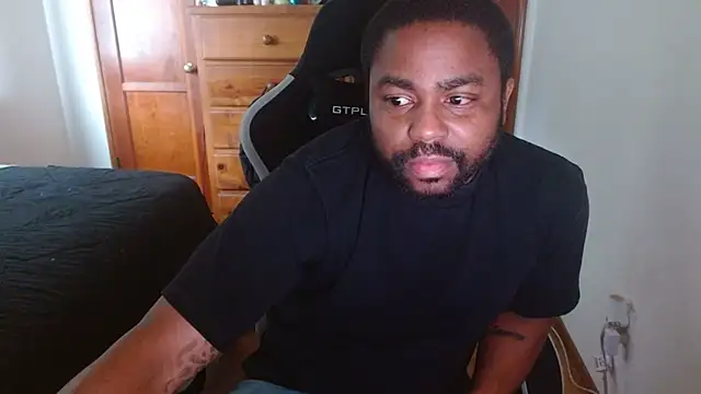 Snapshot of Breadwinnah chatting on 11/16/25, 08:25 Breadwinnah online show from 11/16/25, 08:25