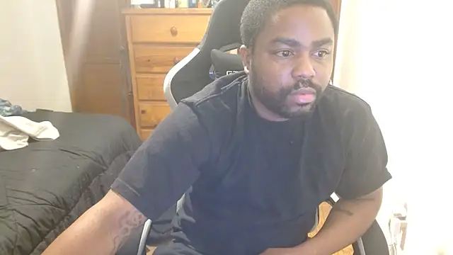 Snapshot of Breadwinnah chatting on 11/17/25, 08:53 Breadwinnah online show from 11/17/25, 08:53