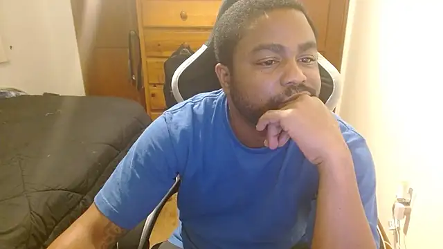 Snapshot of Breadwinnah chatting on 11/22/25, 08:13 Breadwinnah online show from 11/22/25, 08:13