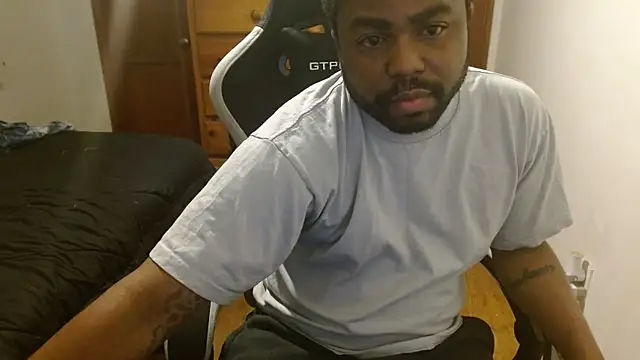 Snapshot of Breadwinnah chatting on 11/23/25, 02:22 Breadwinnah online show from 11/23/25, 02:22