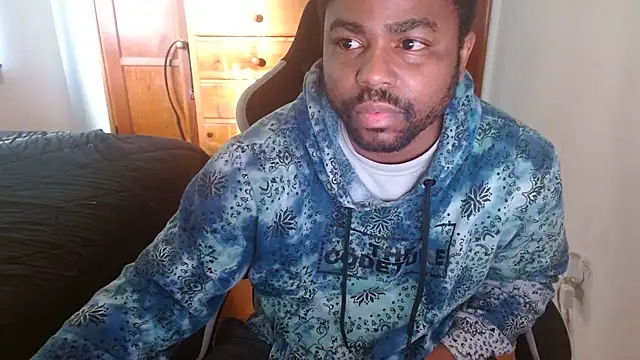 Snapshot of Breadwinnah chatting on 11/23/25, 03:56 Breadwinnah online show from 11/23/25, 03:56