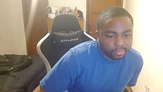 Snapshot of Breadwinnah chatting on 12/02/25, 04:40 Breadwinnah online show from 12/02/25, 04:40