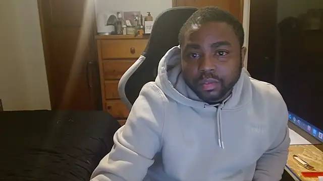 Snapshot of Breadwinnah chatting on 12/18/25, 03:45 Breadwinnah online show from 12/18/25, 03:45