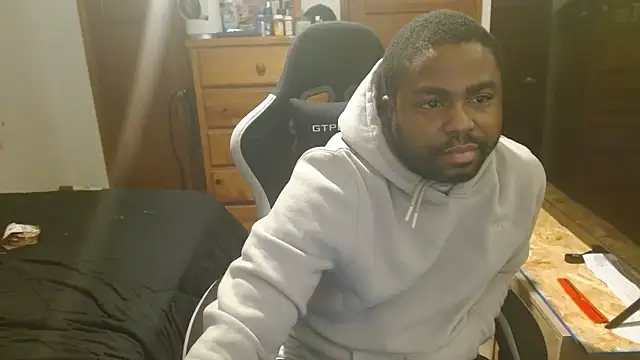 Snapshot of Breadwinnah chatting on 01/06/26, 08:51 Breadwinnah online show from 01/06/26, 08:51