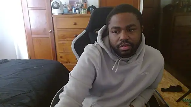 Snapshot of Breadwinnah chatting on 01/09/26, 08:32 Breadwinnah online show from 01/09/26, 08:32