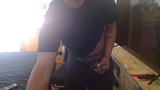 Snapshot of Breadwinnah chatting on 01/16/26, 05:39 Breadwinnah online show from 01/16/26, 05:39