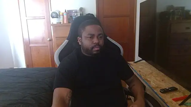 Snapshot of Breadwinnah chatting on 01/31/26, 09:46 Breadwinnah online show from 01/31/26, 09:46