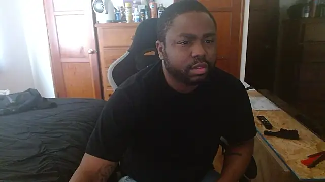 Snapshot of Breadwinnah chatting on 02/03/26, 10:26 Breadwinnah online show from 02/03/26, 10:26