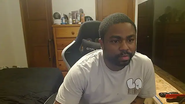 Snapshot of Breadwinnah chatting on 02/22/26, 04:57 Breadwinnah online show from 02/22/26, 04:57