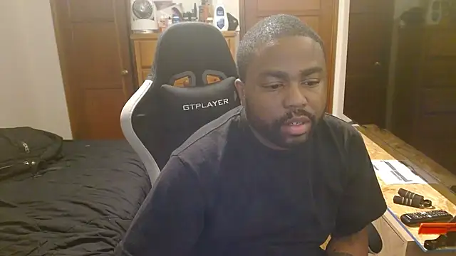 Snapshot of Breadwinnah chatting on 03/31/26, 07:09 Breadwinnah online show from 03/31/26, 07:09