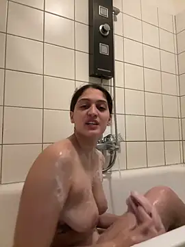 DreamThickCouple online show from 12/19/25, 09:55