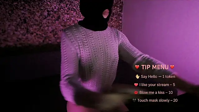 Snapshot of MaskedSeductress chatting on 10/05/25, 07:56 MaskedSeductress online show from 10/05/25, 07:56