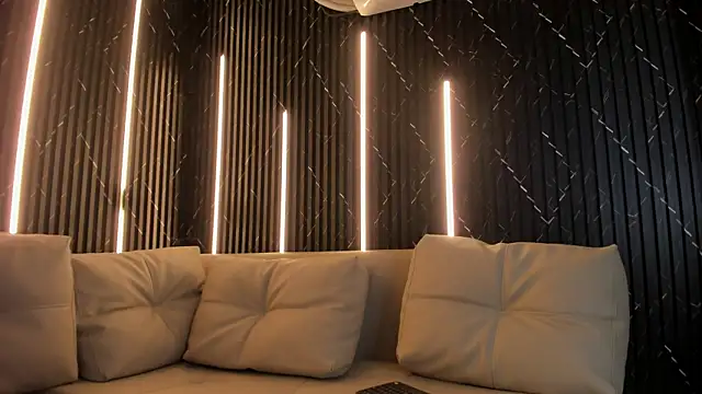 VioletRose as online show from 04/09/26, 08:36