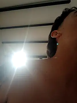 Snapshot of 18matthew chatting on 02/11/26, 04:06 18matthew online show from 02/11/26, 04:06