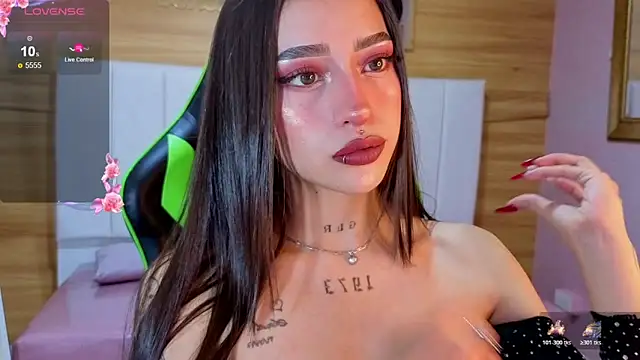 Abril Velvet a  online show from 12/04/25, 12:58