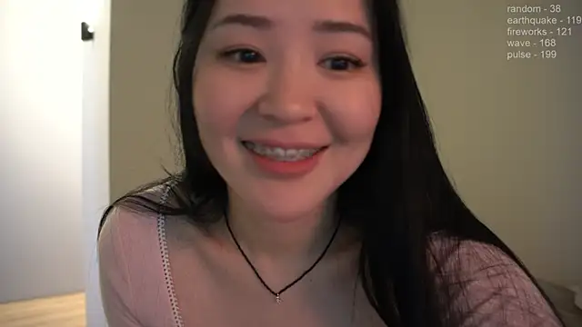 Snapshot of _JiKey_ chatting on 12/15/24, 12:49 JiKey online show from 12/15/24, 12:49