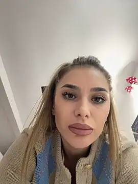 KaseyQuinn  online show from 12/05/25, 08:49