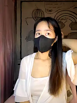 TiNa 04 online show from 10/30/25, 10:43