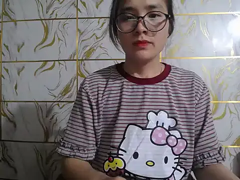 Snapshot of Lyzizi_lovely09 chatting on 06/19/26, 01:54 Lyzizi lovely09 online show from 06/19/26, 01:54