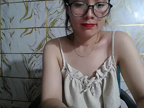 Snapshot of Lyzizi_lovely09 chatting on 06/20/26, 02:09 Lyzizi lovely09 online show from 06/20/26, 02:09