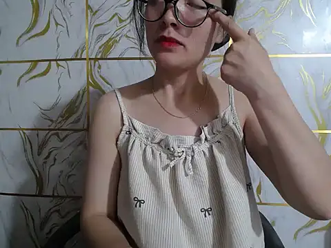 Snapshot of Lyzizi_lovely09 chatting on 06/28/26, 07:47 Lyzizi lovely09 online show from 06/28/26, 07:47