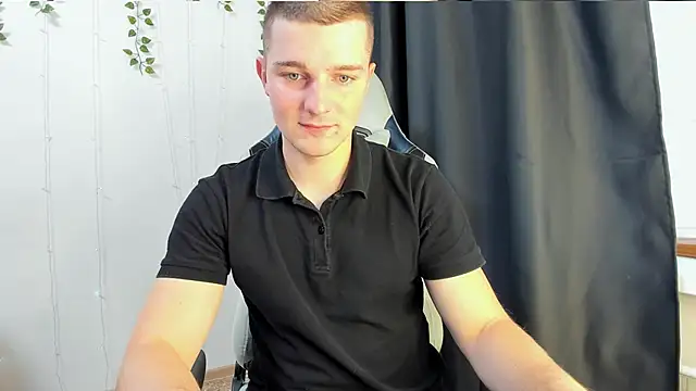 Snapshot of Your_Claddagh chatting on 09/27/25, 07:35 Your Claddagh online show from 09/27/25, 07:35