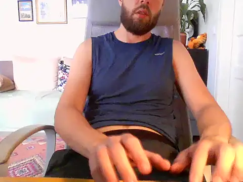 Snapshot of MrBig303 chatting on 07/26/26, 09:05 MrBig303 online show from 07/26/26, 09:05