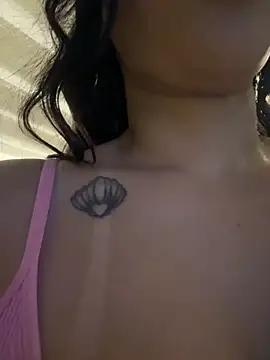 ReinaChloe online show from 10/23/25, 04:06