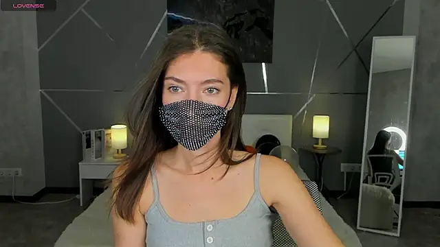 Snapshot of take_me_to_moon chatting on 11/05/25, 01:38 take me to moon online show from 11/05/25, 01:38