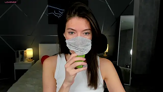 Snapshot of take_me_to_moon chatting on 11/11/25, 01:38 take me to moon online show from 11/11/25, 01:38