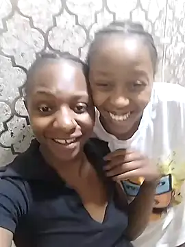 LonelyQueenxx25 online show from 09/24/25, 03:37