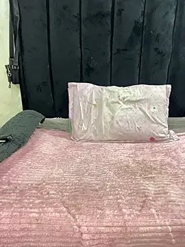 LonelyQueenxx25 online show from 02/14/26, 08:16