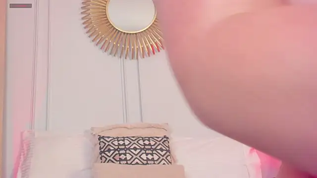 CharlotteBrownn  online show from 07/04/26, 12:50